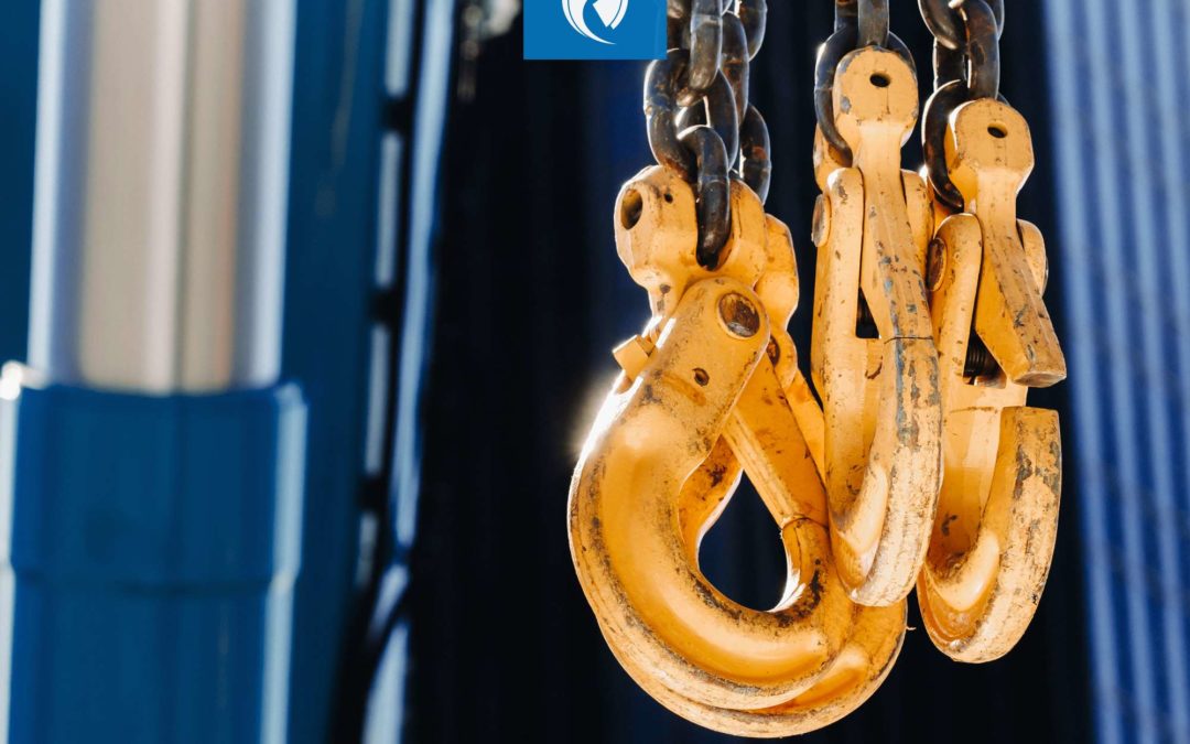 up close photo of rigging hooks